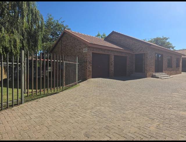 3 BEDROOM PROPERTY TO RENT IN BETHALRAND